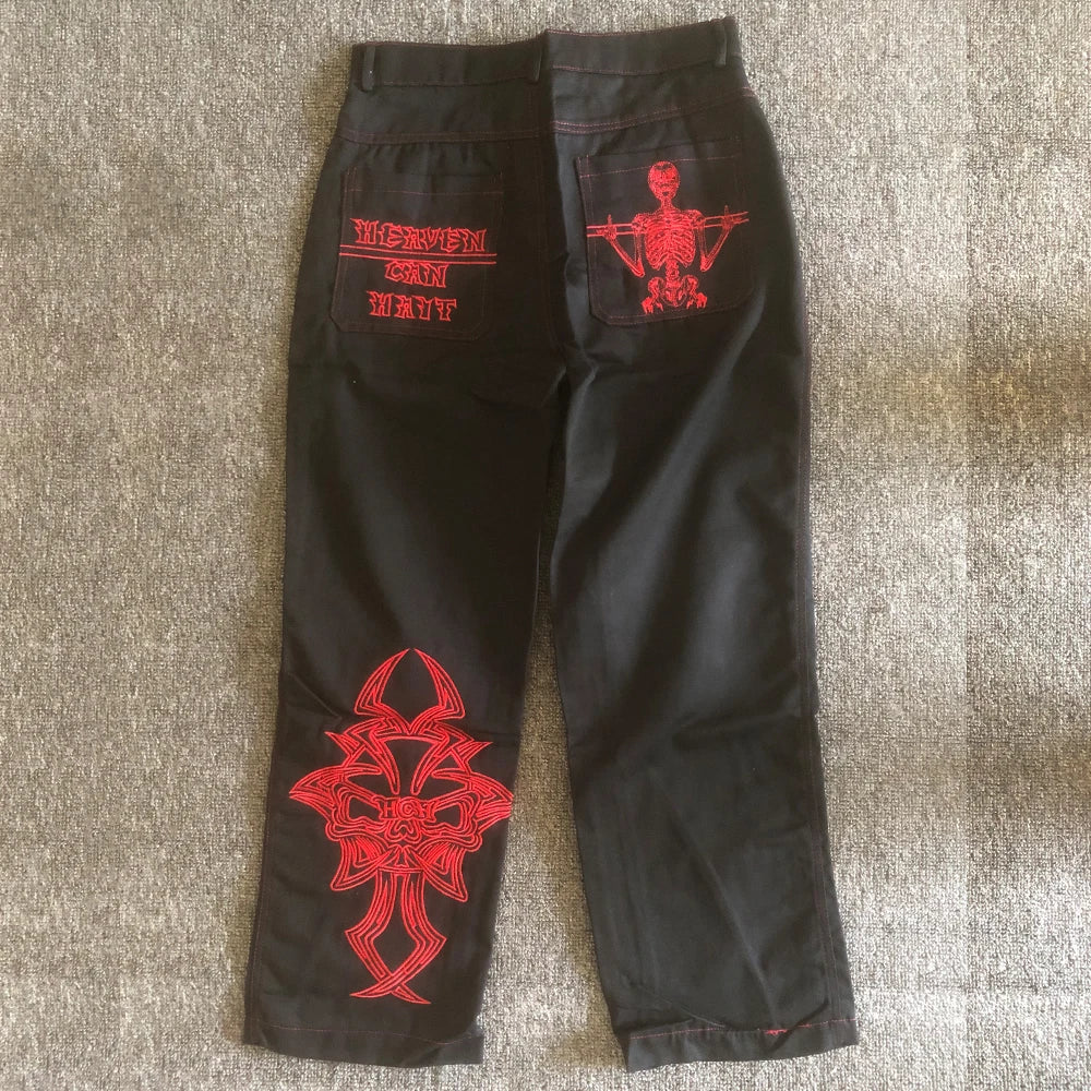 pantalón con estampado estilo urbano